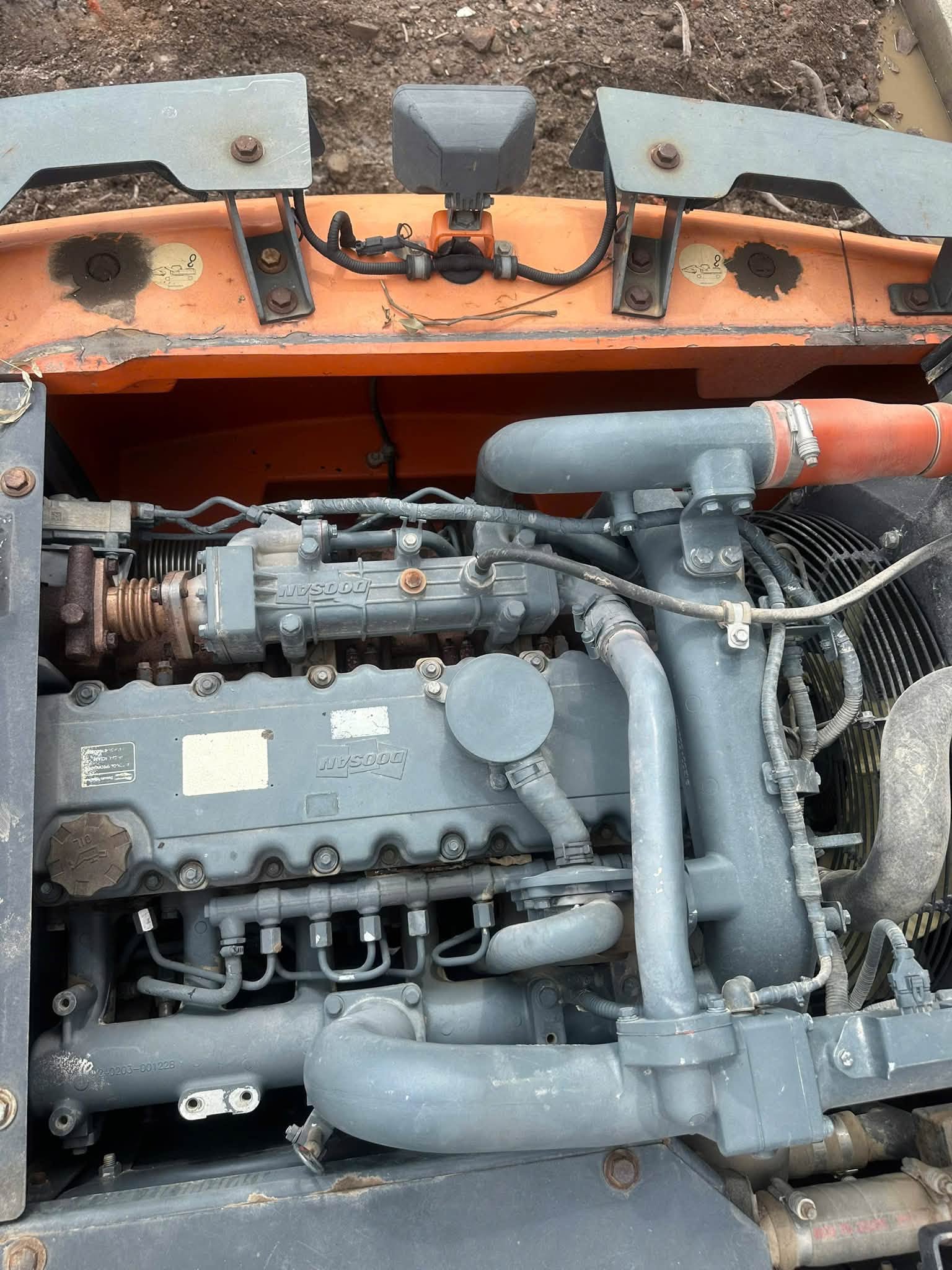 Máy xúc đào Doosan DX140-5 (Đời 2016)