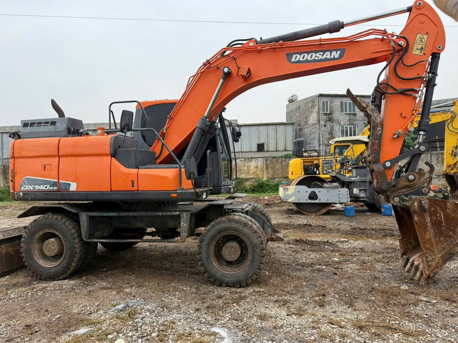 Máy xúc đào Doosan DX140-5 (Đời 2016)