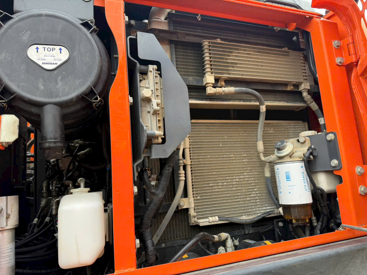Máy xúc đào Doosan DX140-5 (Đời 2016)